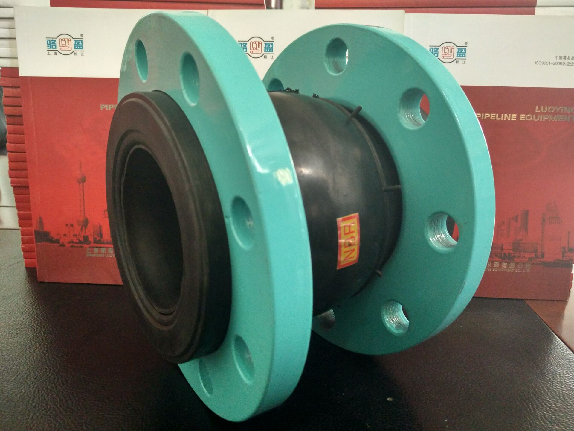 耐油橡膠接頭為什么會(huì)開裂